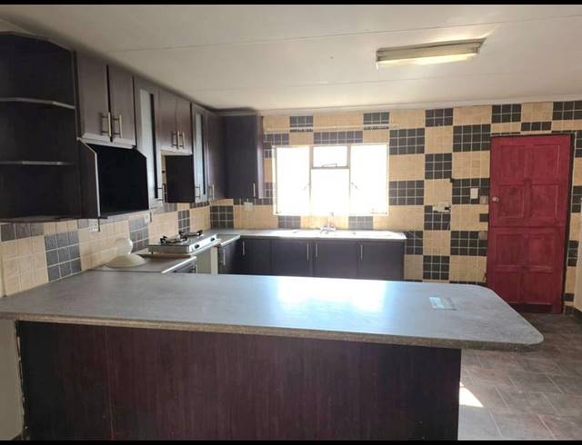 2 BEDROOM PROPERTY TO RENT IN PRETORIA GARDENS